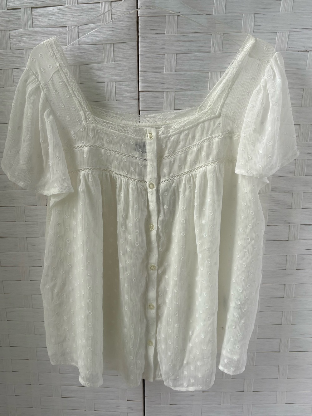 torrid 1X Square-Neck Button Front Lined Blouse Chiffon Clip Dot Flutter Sleeve